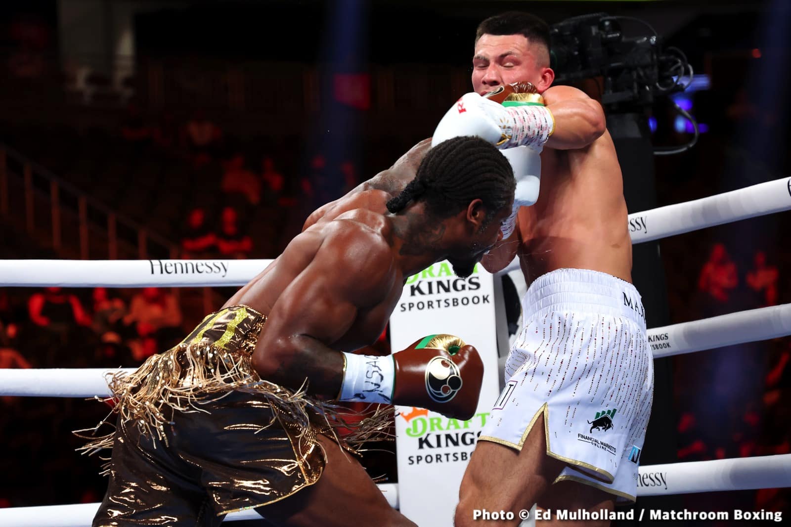 Canelo Alvarez vs. Gennadiy Golovkin - live action results for trilogy fight