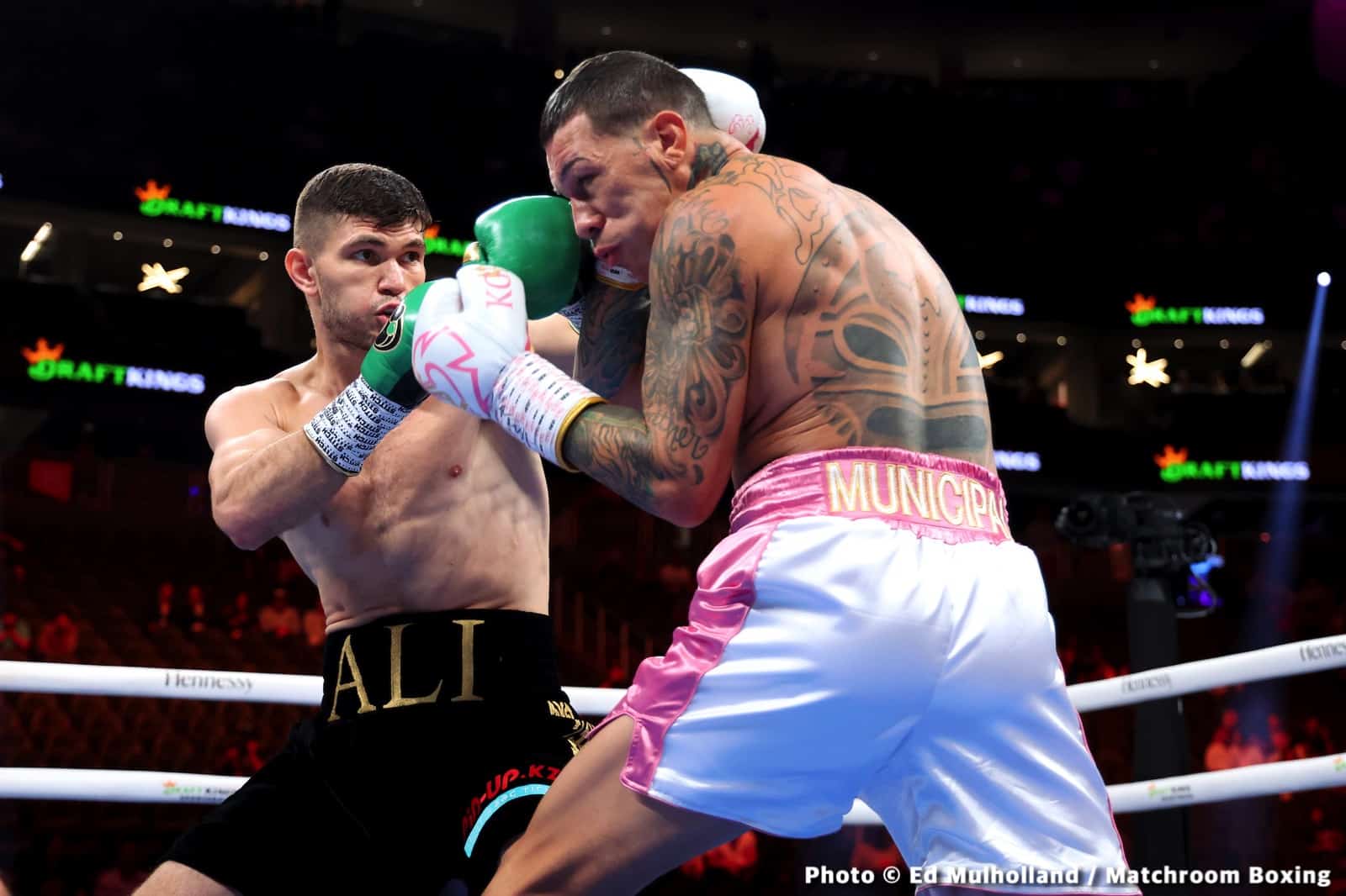 Canelo Alvarez vs. Gennadiy Golovkin - live action results for trilogy fight