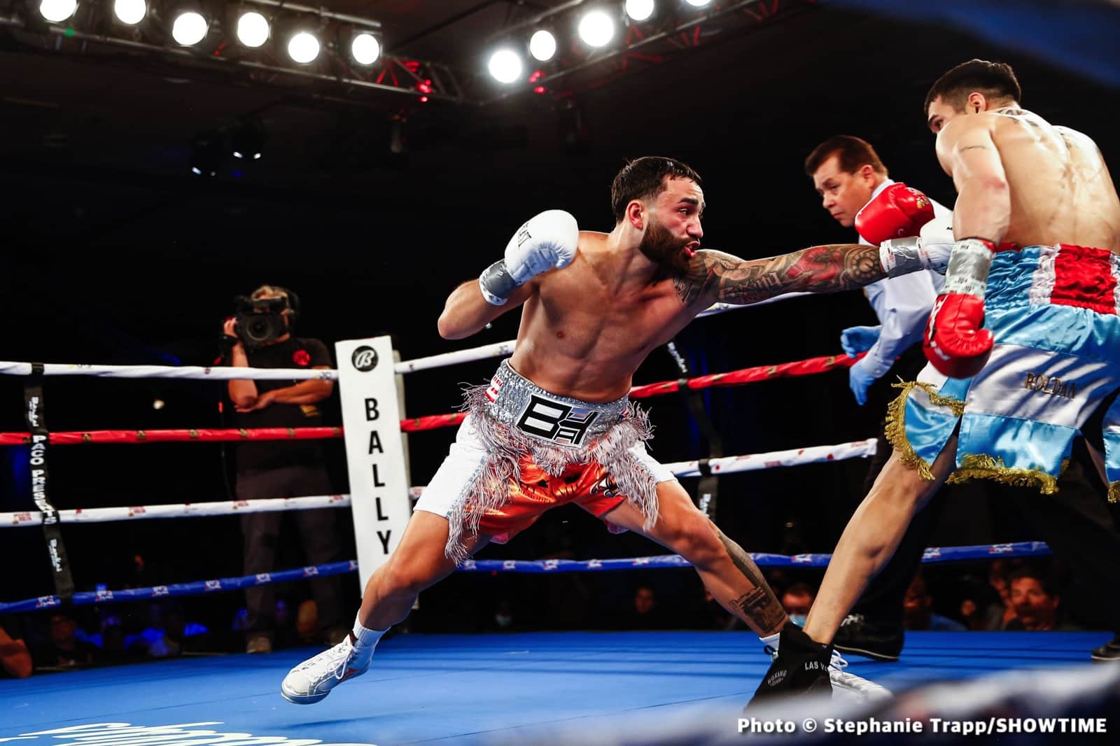 Joseph Adorno defeats Hugo Alberto Roldan - Boxing Results