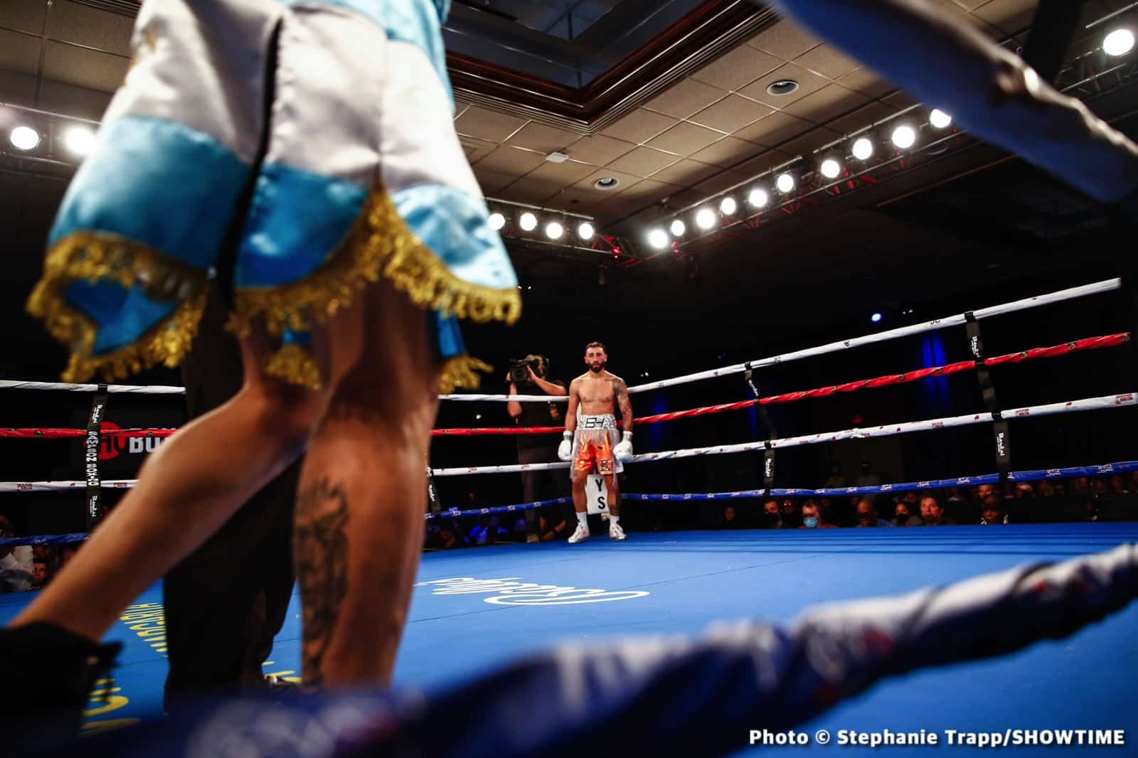 Joseph Adorno defeats Hugo Alberto Roldan - Boxing Results