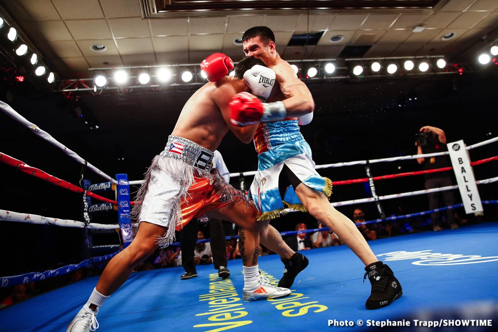 Joseph Adorno defeats Hugo Alberto Roldan - Boxing Results