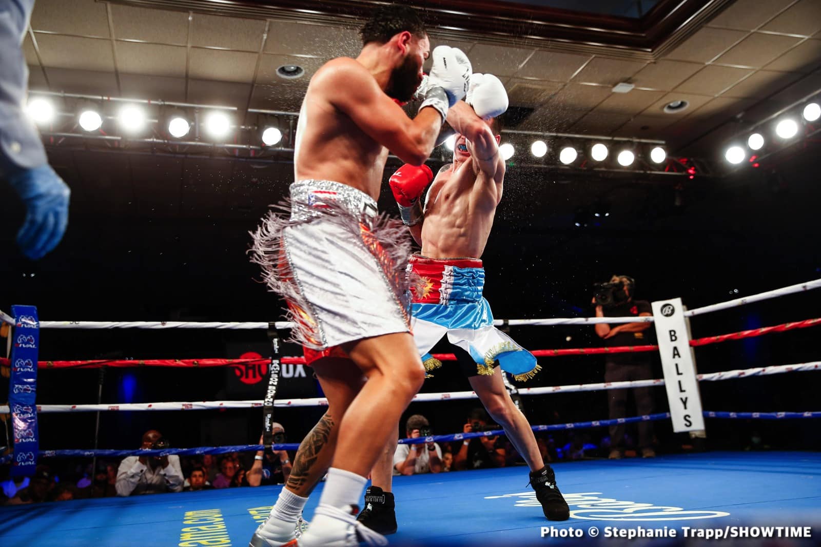 Joseph Adorno defeats Hugo Alberto Roldan - Boxing Results