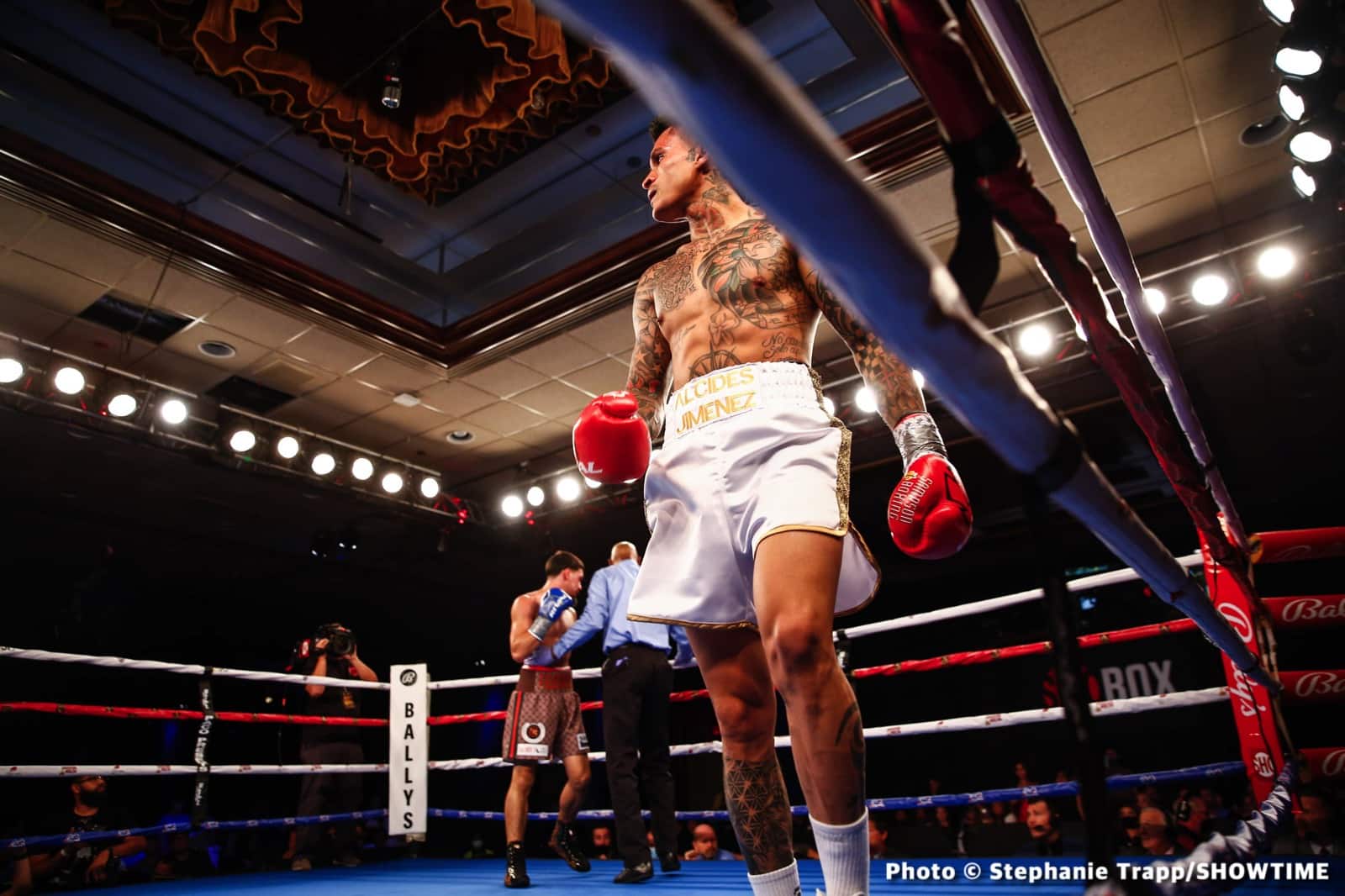 Joseph Adorno defeats Hugo Alberto Roldan - Boxing Results