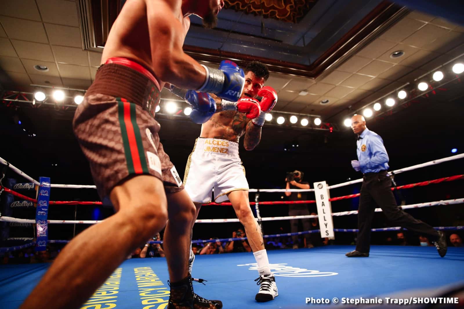Joseph Adorno defeats Hugo Alberto Roldan - Boxing Results