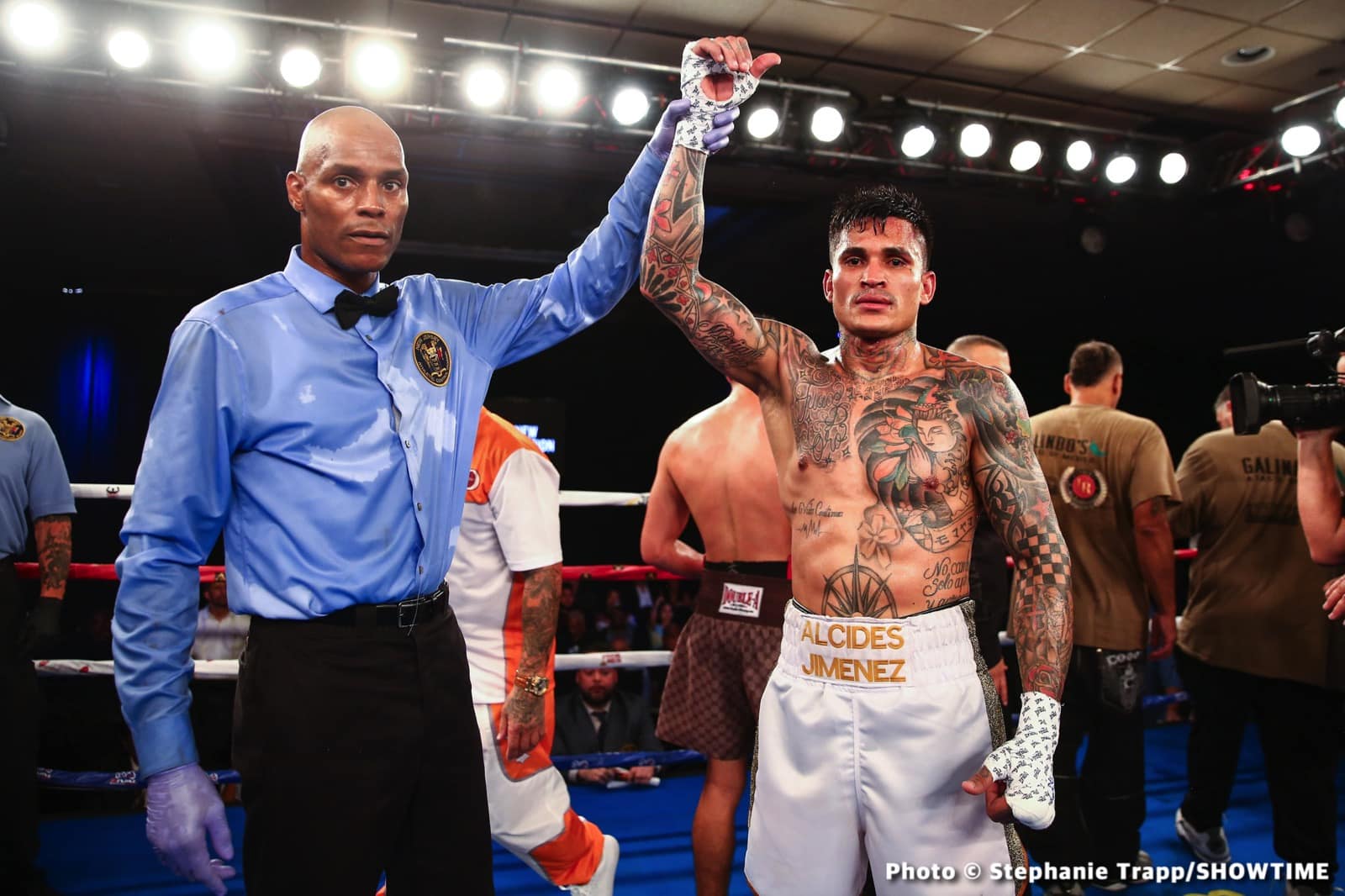 Joseph Adorno defeats Hugo Alberto Roldan - Boxing Results