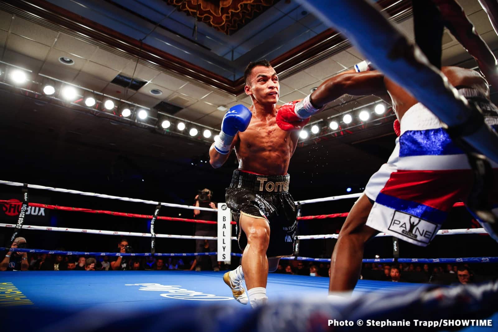 Joseph Adorno defeats Hugo Alberto Roldan - Boxing Results