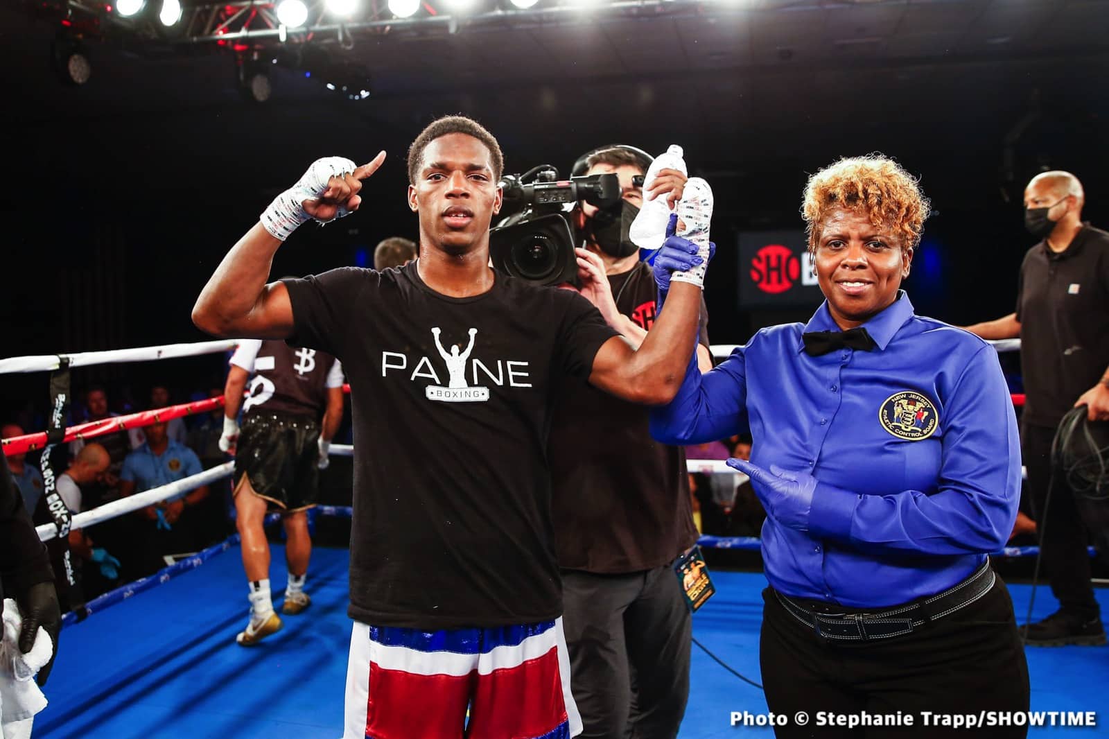 Joseph Adorno defeats Hugo Alberto Roldan - Boxing Results