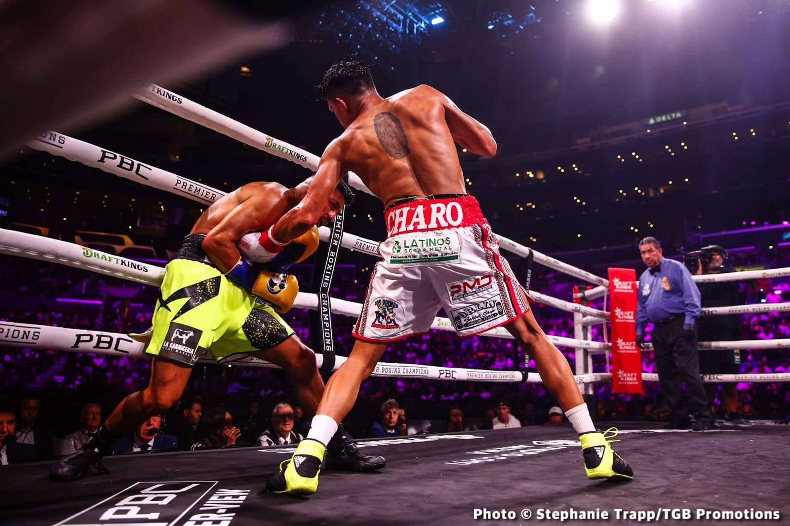 Boxing photo: Abner Mares image Abner Mares - Miguel Flores Draw - Boxing Results