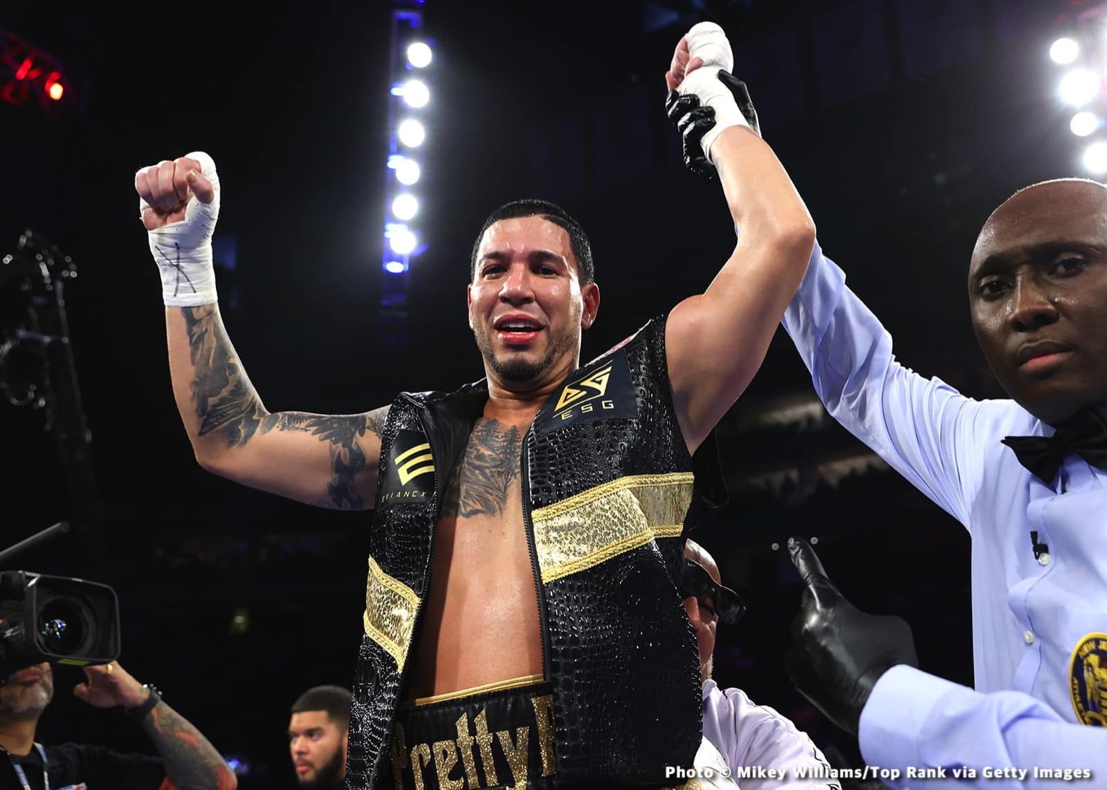 Boxing photo: Robson Conceição, Shakur Stevenson image Shakur Stevenson dominates Conceicao - Boxing Results