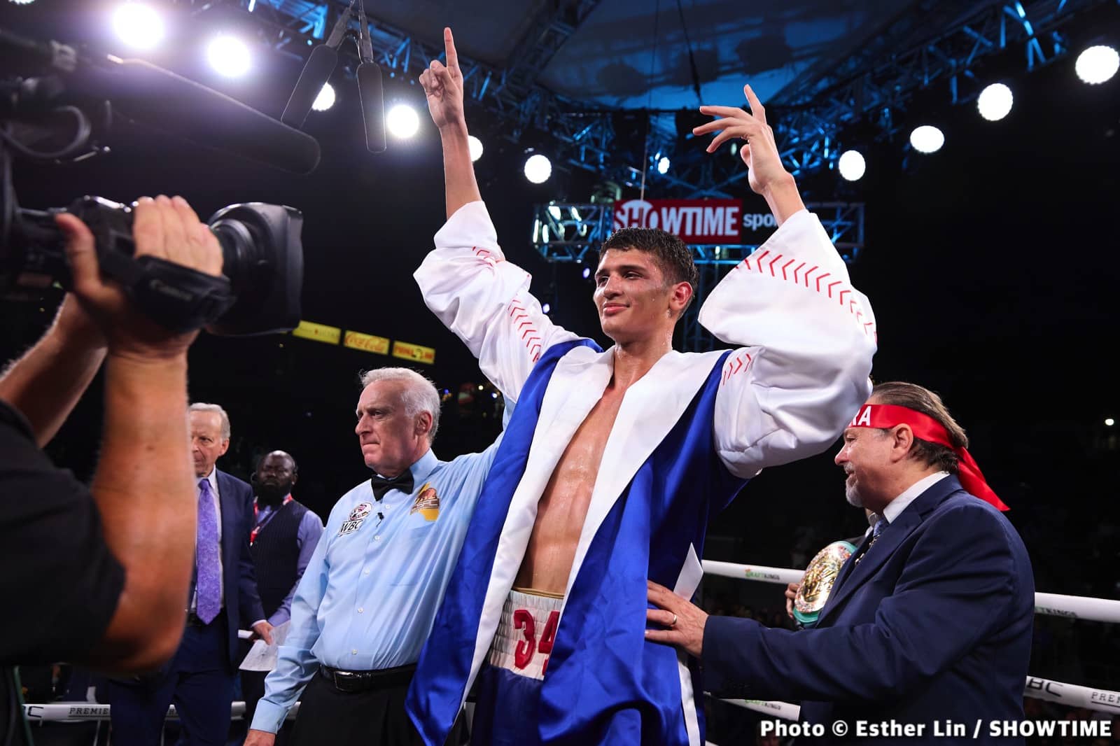 Boxing photo: Carlos Ocampo, Sebastian Fundora image Sebastian Fundora defeats Carlos Ocampo - Boxing Results