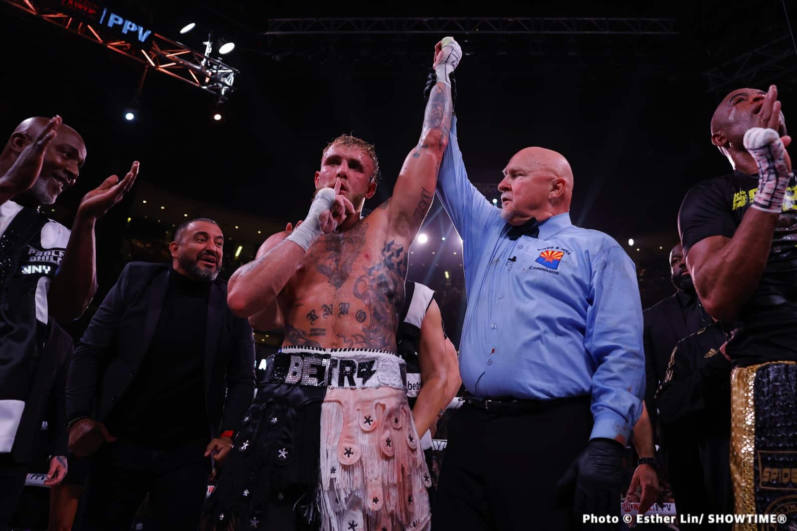 A Disappointing Evening in Puerto Rico: Serrano Out With Injury, Jake Paul KOs Yet Another Tomato Can