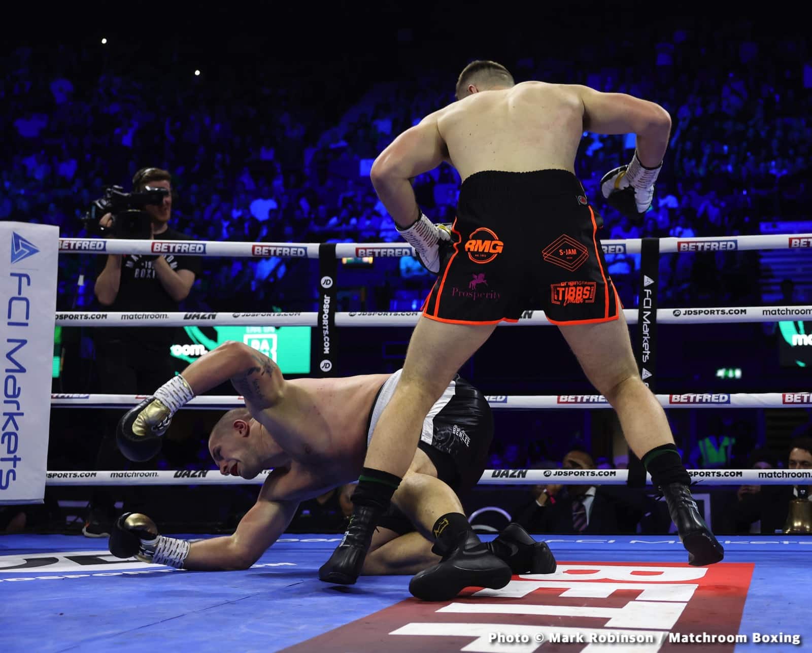 Johnny Fisher Blasts Through Musil To Go To 7-0 - Boxing Results