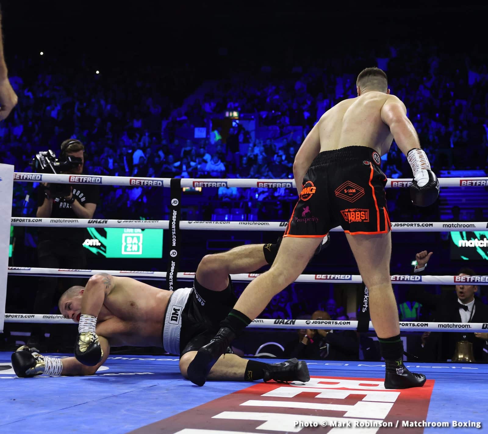 Johnny Fisher Blasts Through Musil To Go To 7-0 - Boxing Results