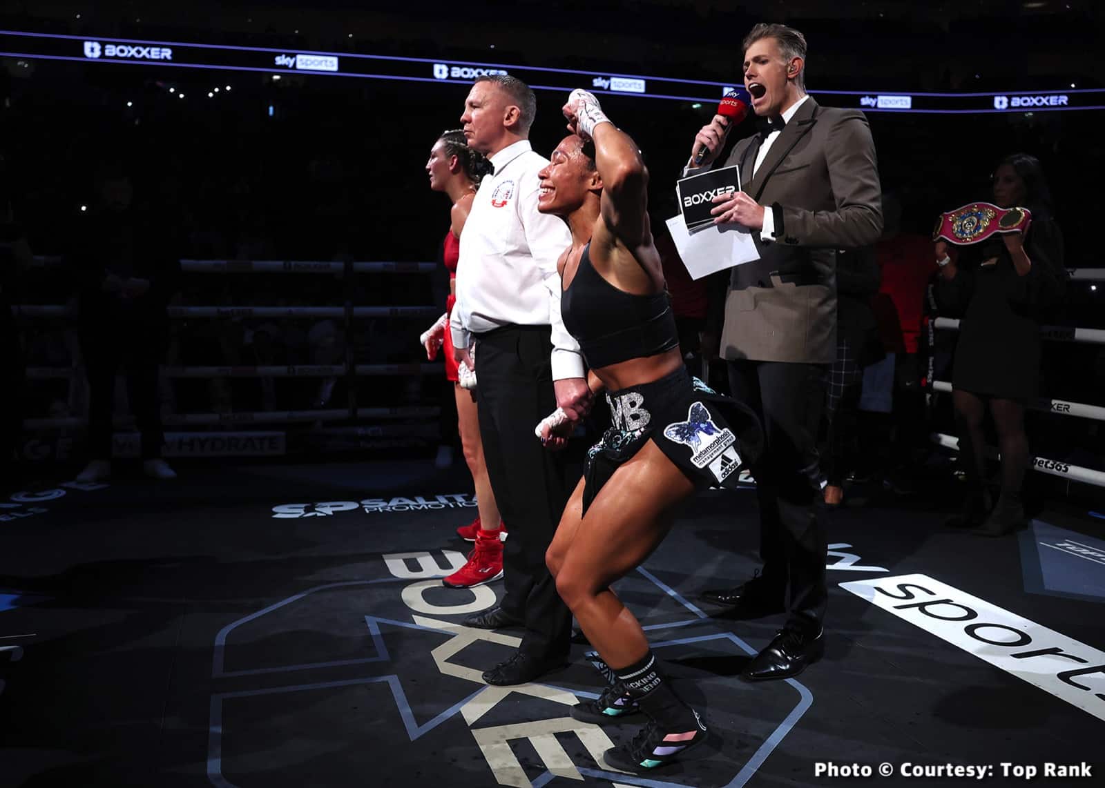 Photos: Alycia Baumgardner Edges Mikaela Mayer by Split Decision