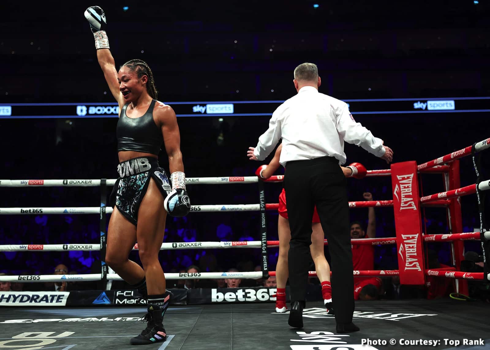 Photos: Alycia Baumgardner Edges Mikaela Mayer by Split Decision