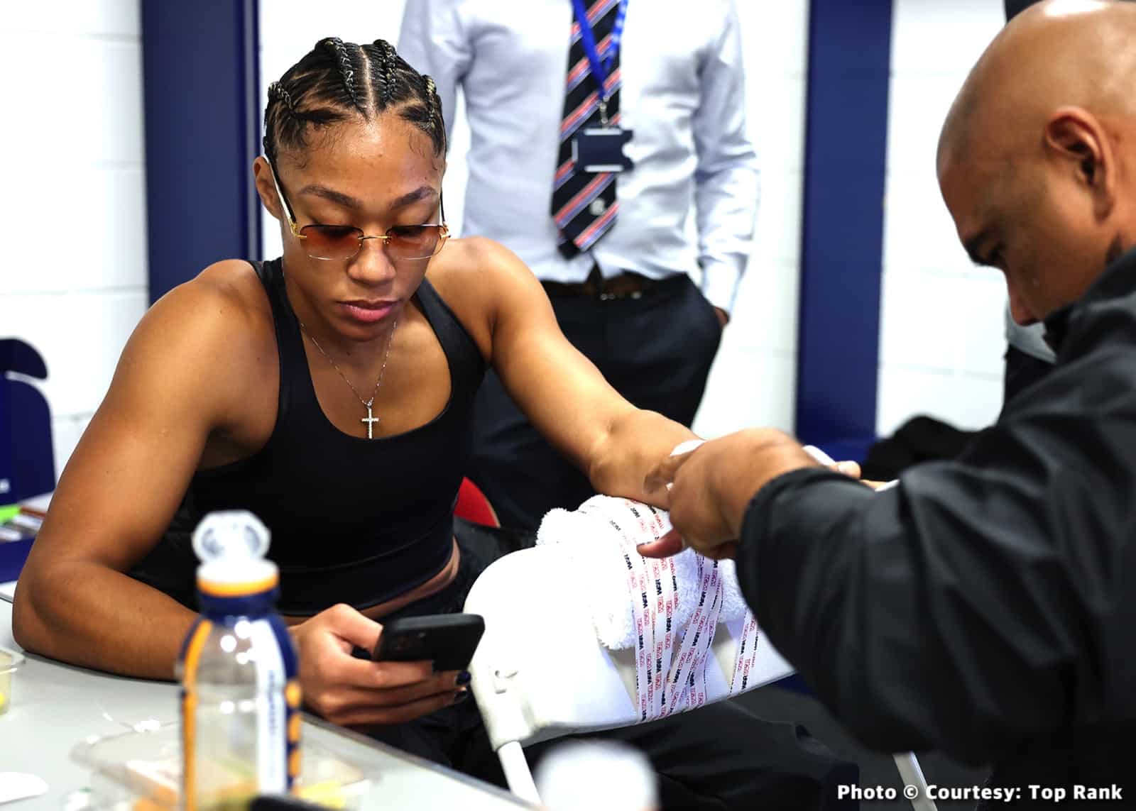 Photos: Alycia Baumgardner Edges Mikaela Mayer by Split Decision