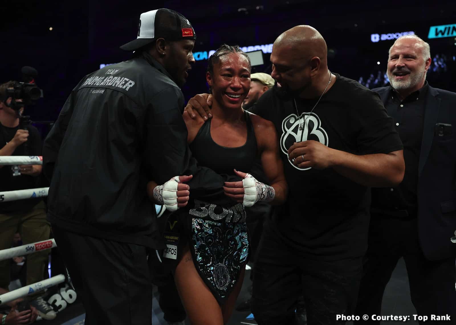 Photos: Alycia Baumgardner Edges Mikaela Mayer by Split Decision