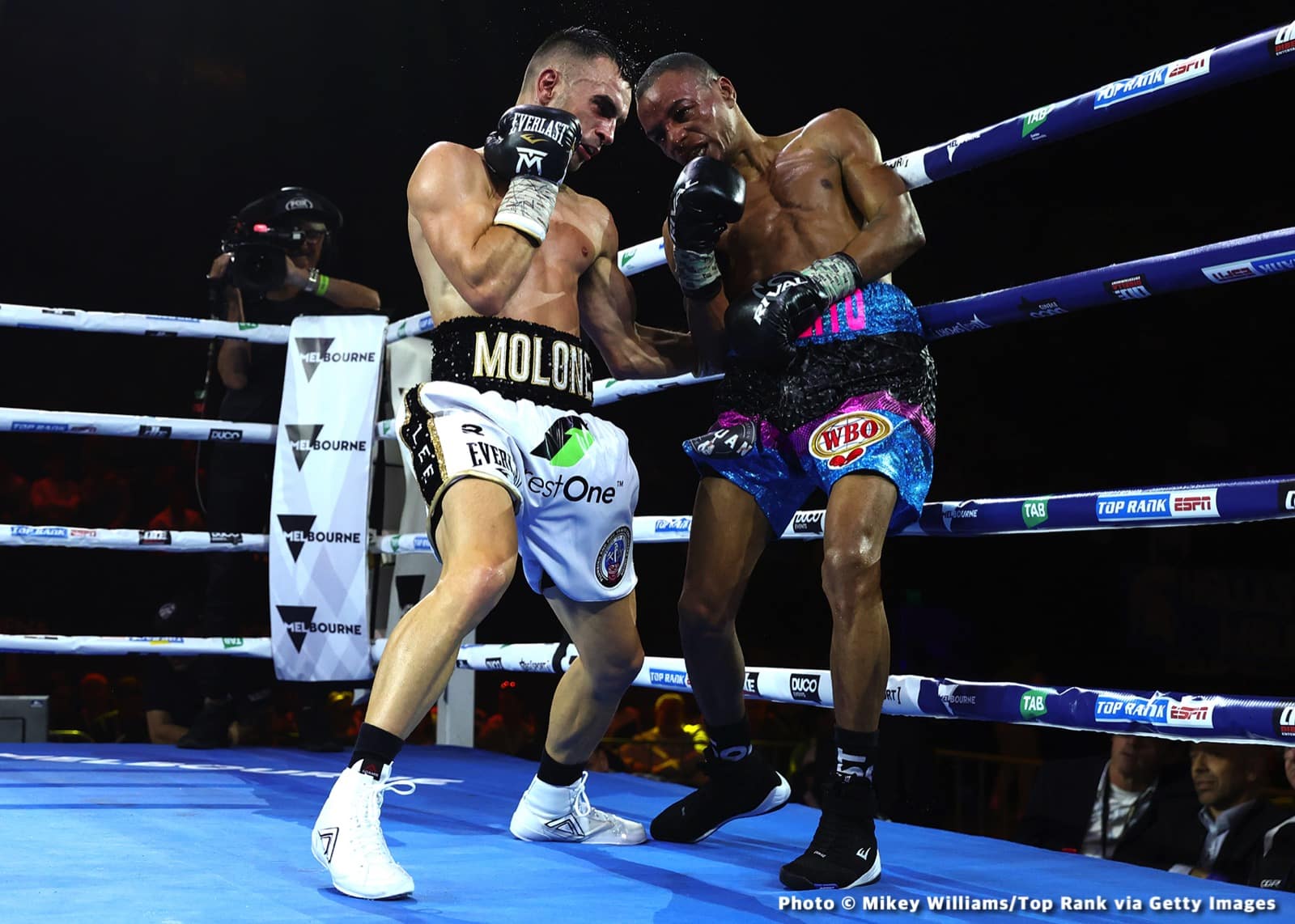 Haney Dominates Kambosos to Retain Undisputed Lightweight Tite!