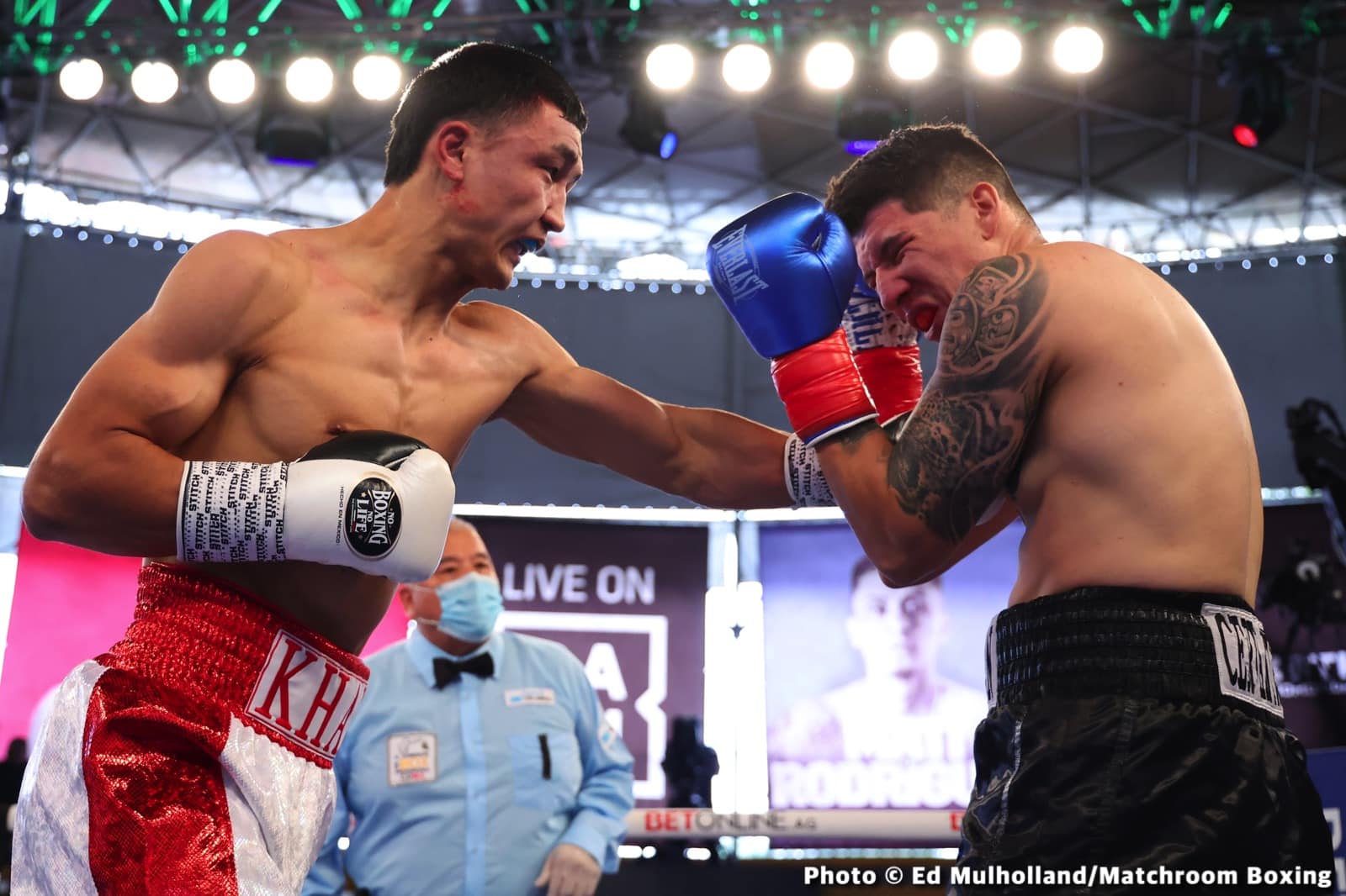 Mauricio Lara destroys Jose Sanmartin - Boxing Results