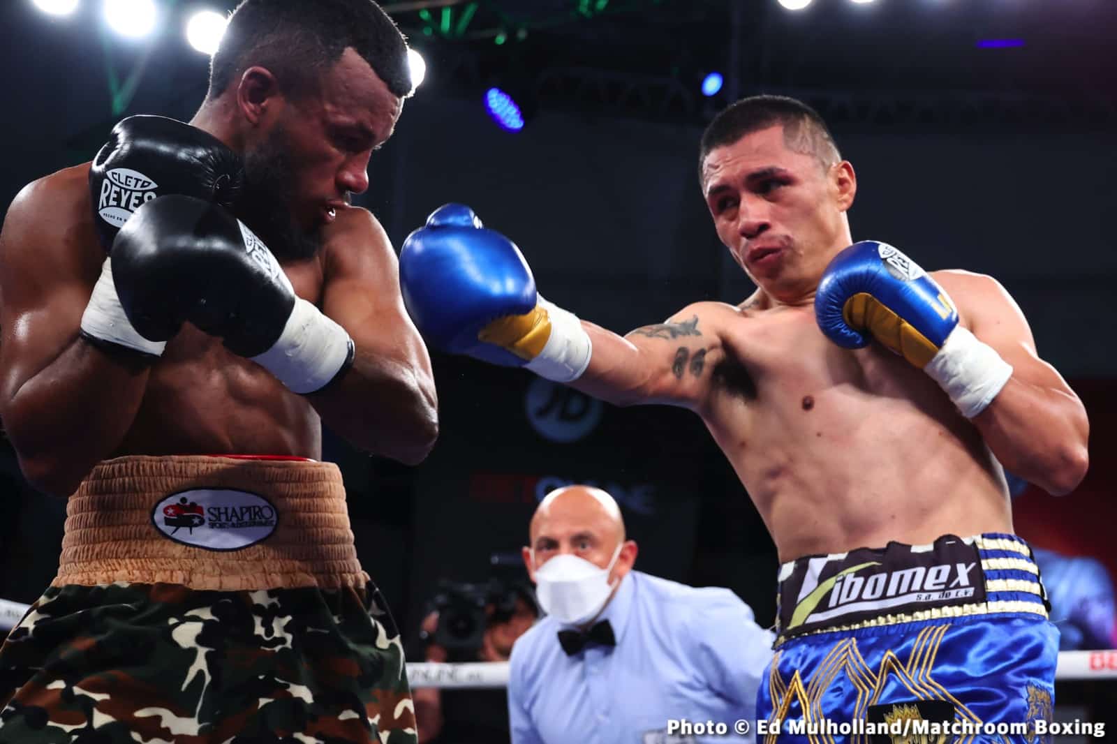 Mauricio Lara destroys Jose Sanmartin - Boxing Results