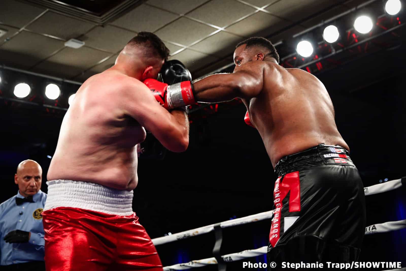 Sena Agbeko Upsets Top Prospect Isaiah Steen - Boxing Results
