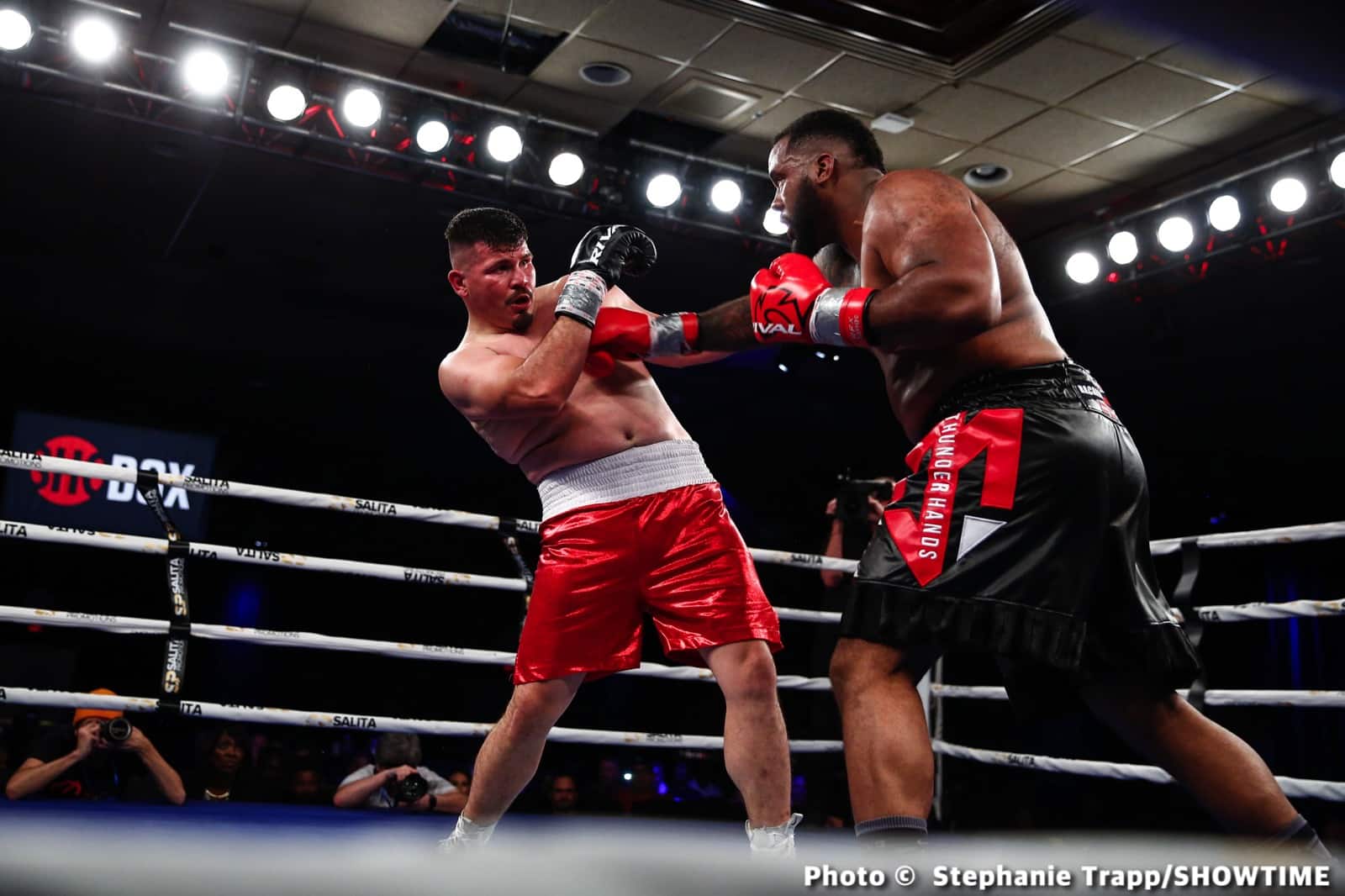 Sena Agbeko Upsets Top Prospect Isaiah Steen - Boxing Results