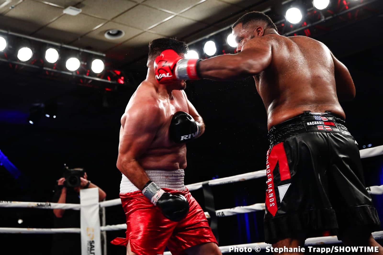 Sena Agbeko Upsets Top Prospect Isaiah Steen - Boxing Results
