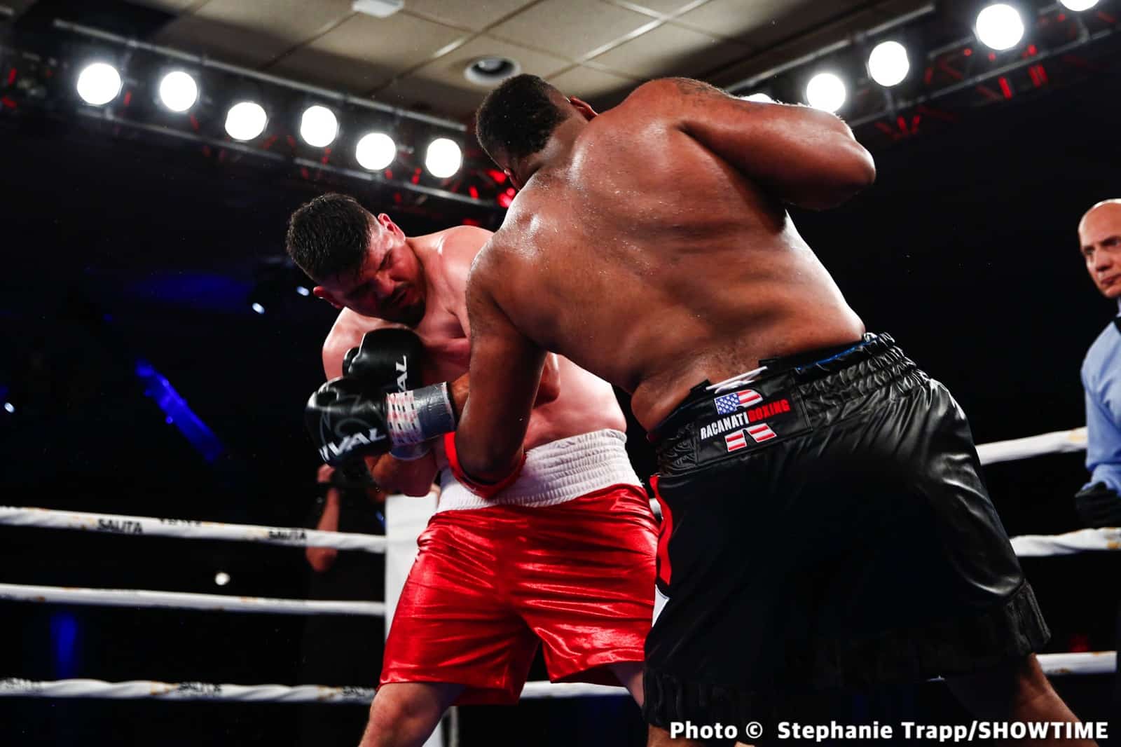 Sena Agbeko Upsets Top Prospect Isaiah Steen - Boxing Results