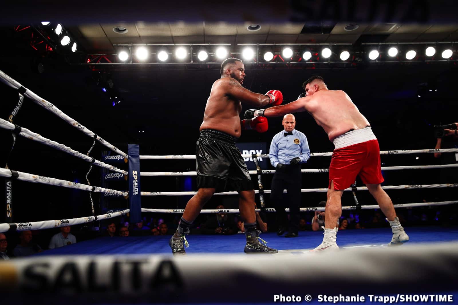 Sena Agbeko Upsets Top Prospect Isaiah Steen - Boxing Results