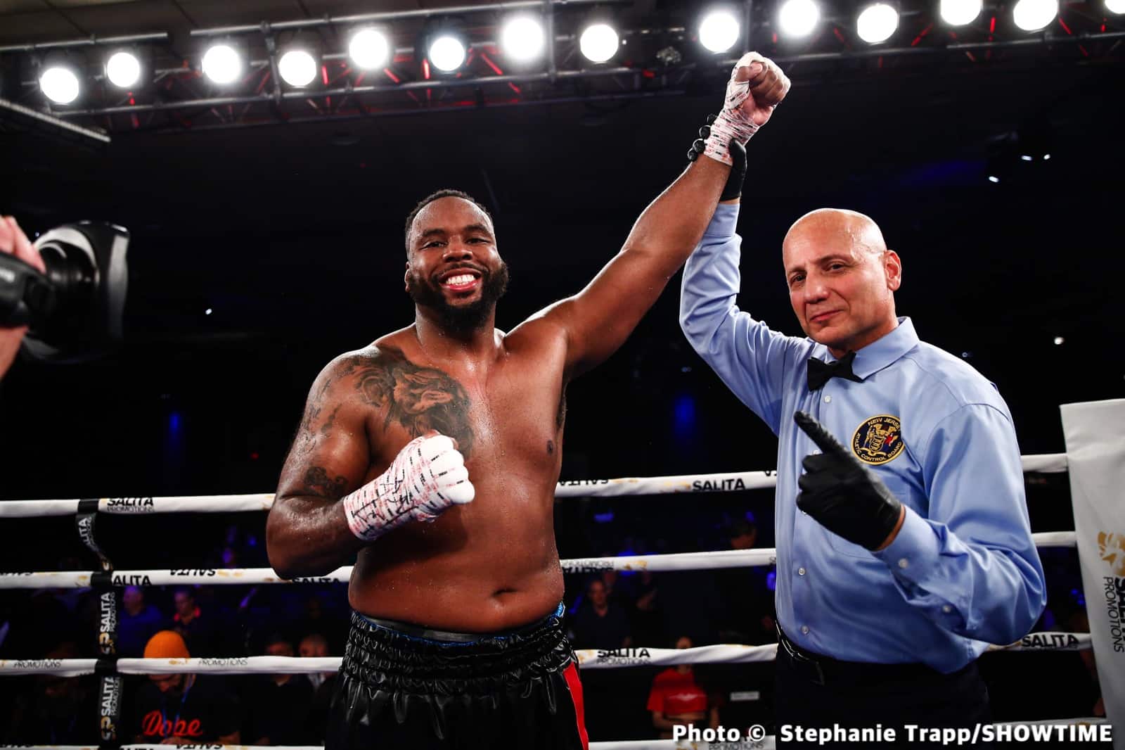 Sena Agbeko Upsets Top Prospect Isaiah Steen - Boxing Results