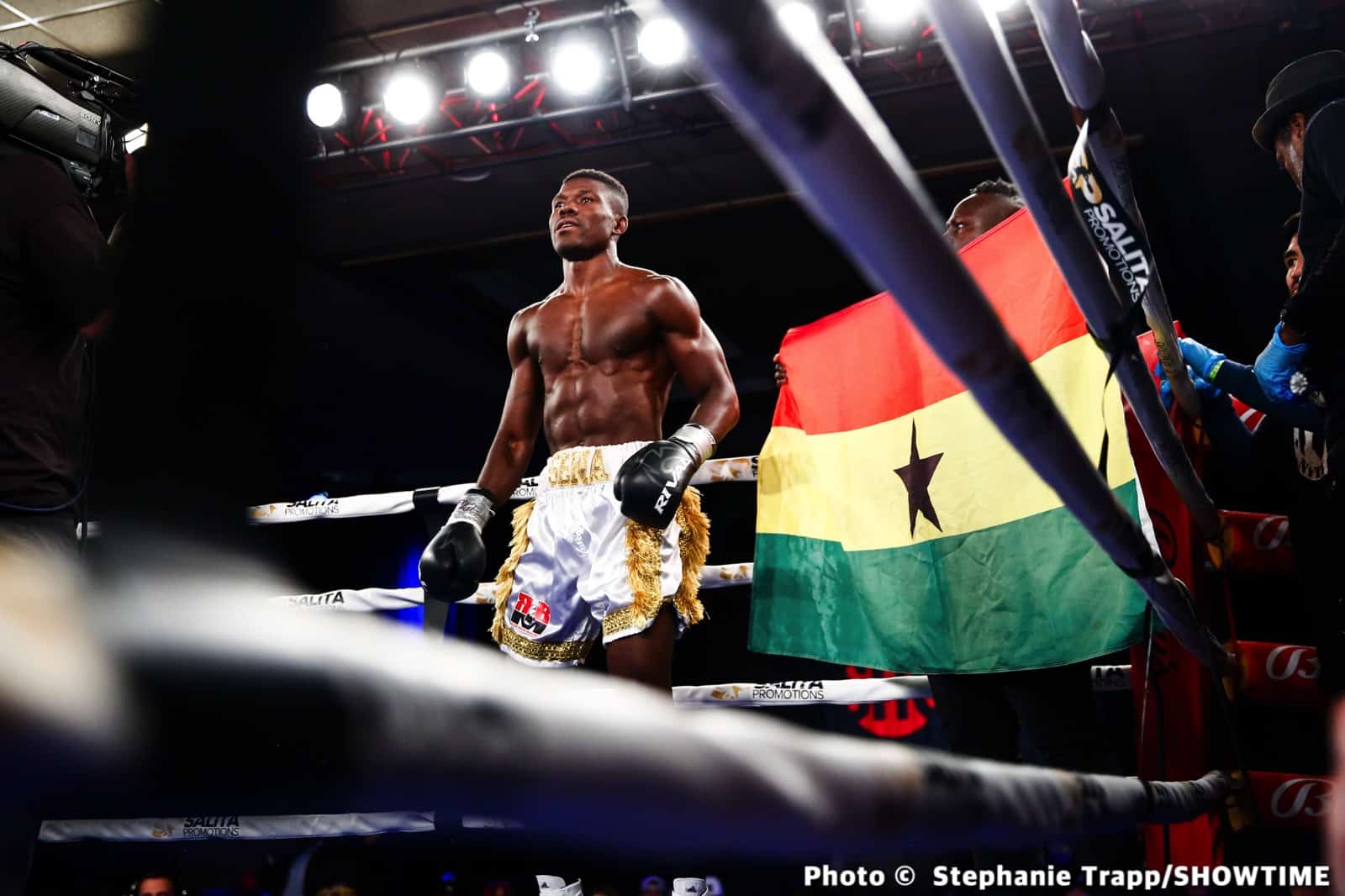 Sena Agbeko Upsets Top Prospect Isaiah Steen - Boxing Results