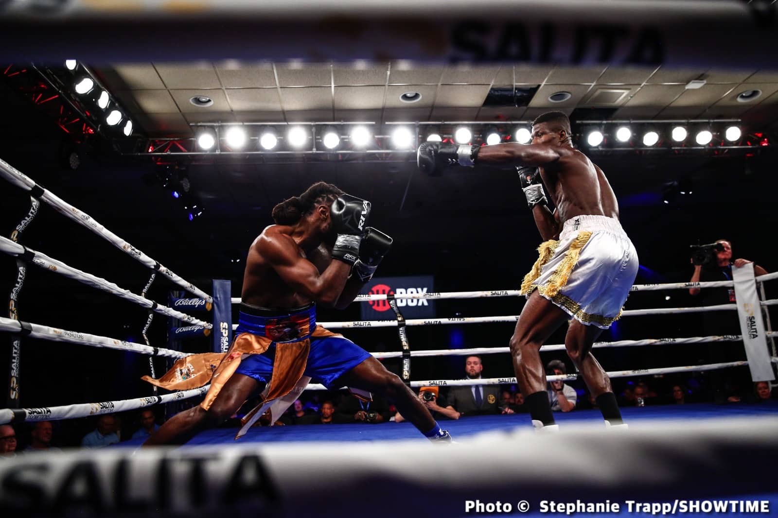 Sena Agbeko Upsets Top Prospect Isaiah Steen - Boxing Results