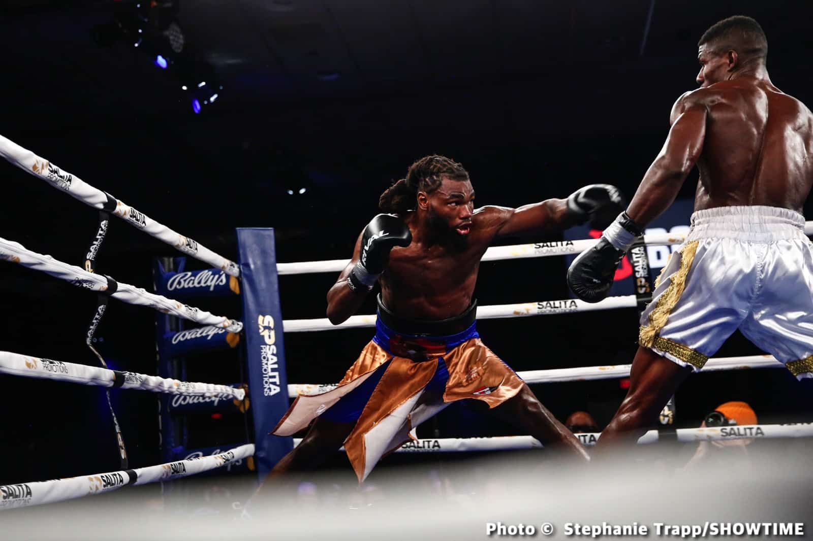 Sena Agbeko Upsets Top Prospect Isaiah Steen - Boxing Results