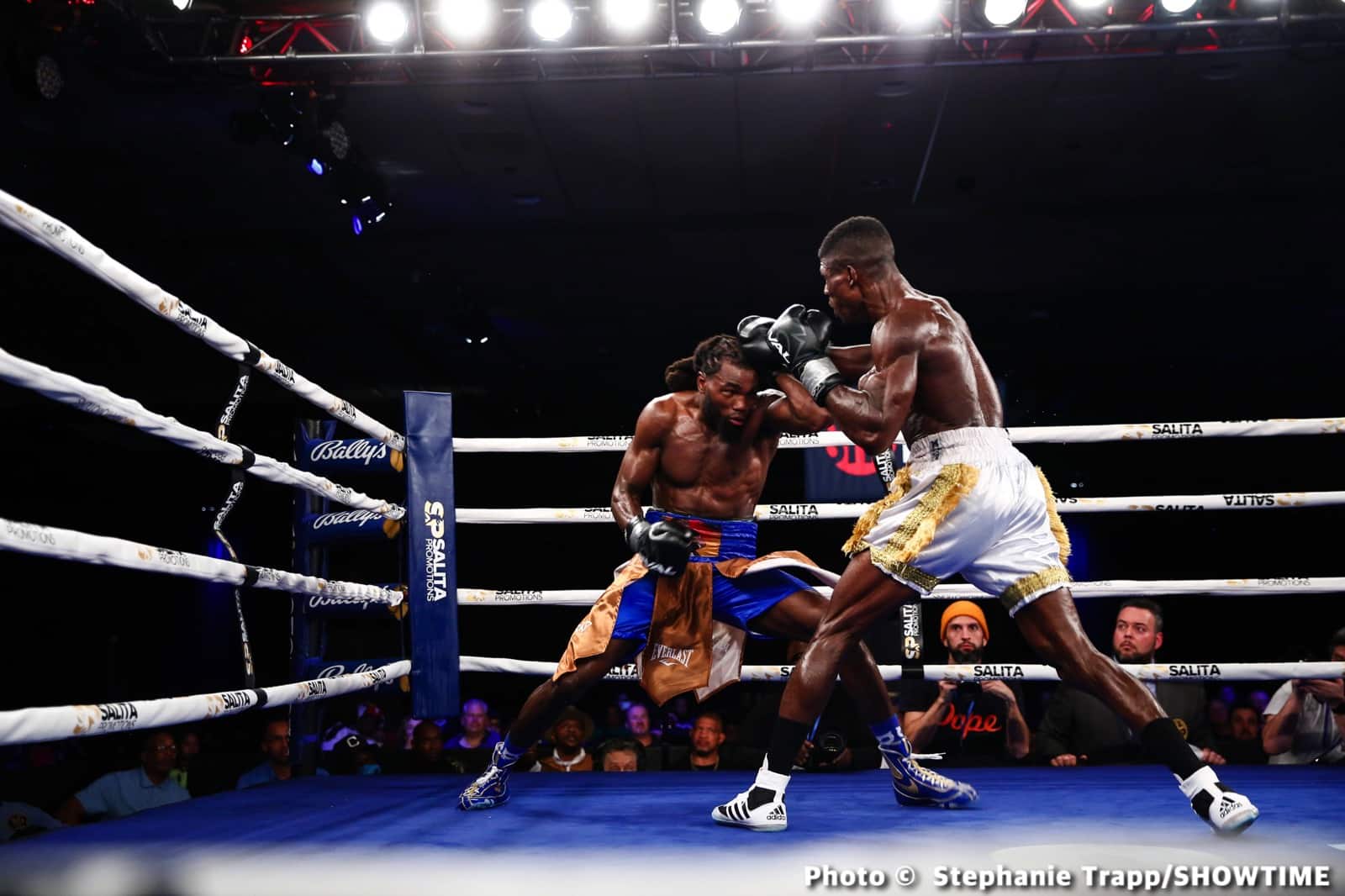 Sena Agbeko Upsets Top Prospect Isaiah Steen - Boxing Results