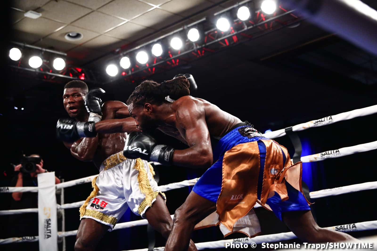 Sena Agbeko Upsets Top Prospect Isaiah Steen - Boxing Results