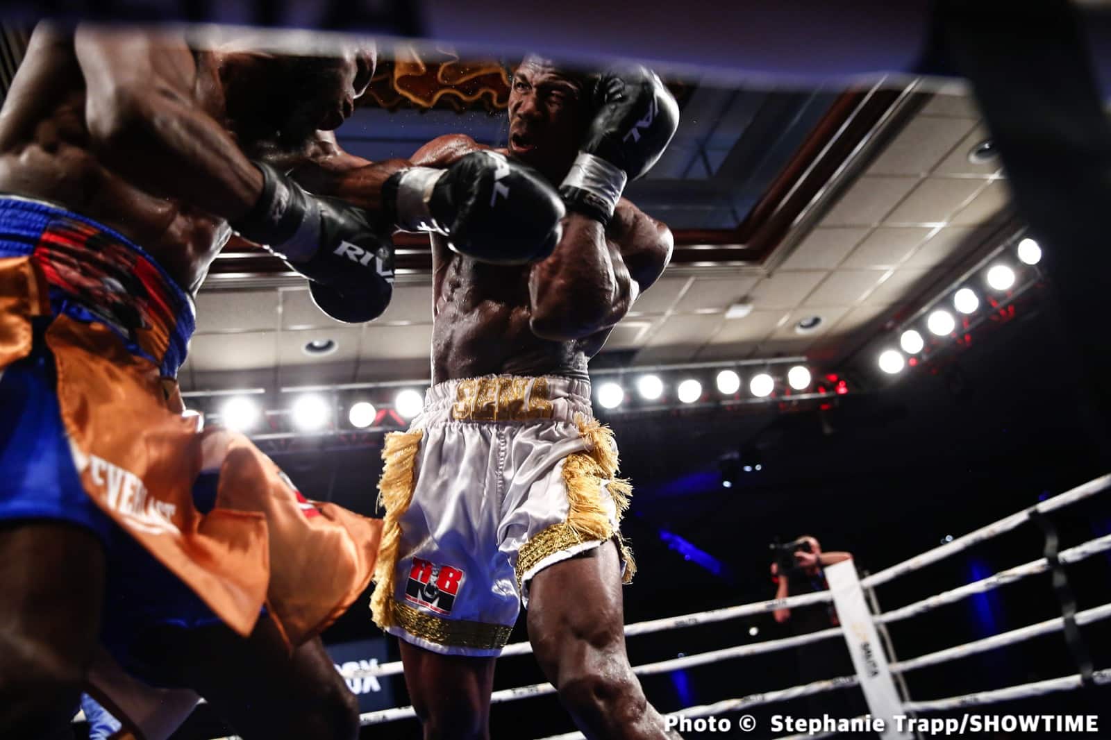 Sena Agbeko Upsets Top Prospect Isaiah Steen - Boxing Results