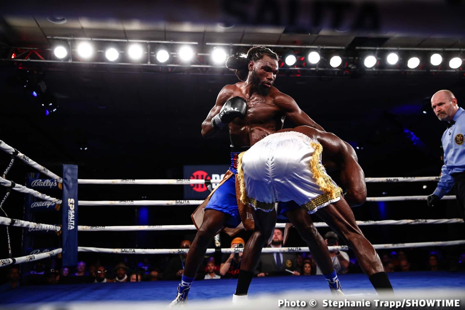 Sena Agbeko Upsets Top Prospect Isaiah Steen - Boxing Results