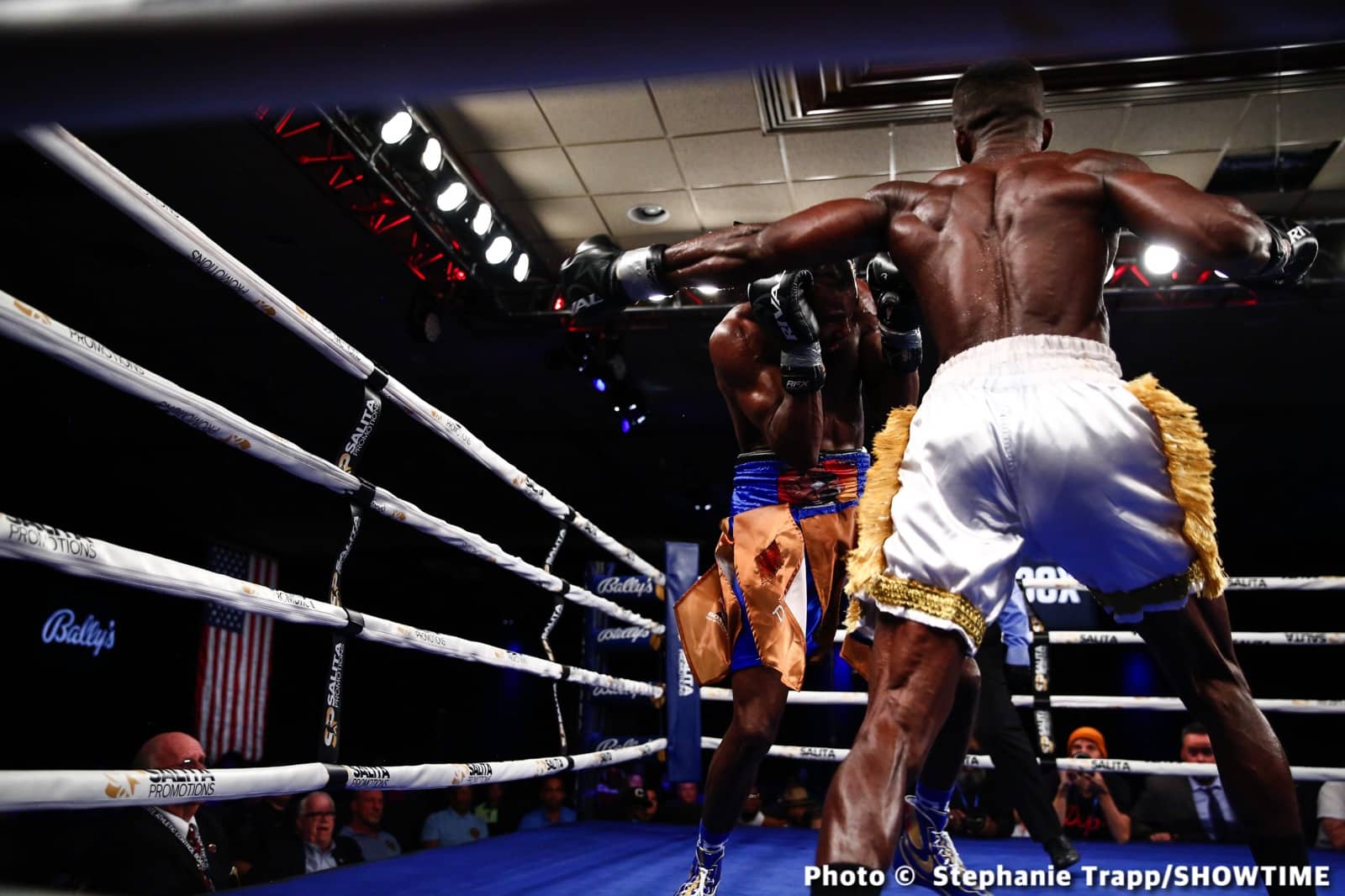 Sena Agbeko Upsets Top Prospect Isaiah Steen - Boxing Results