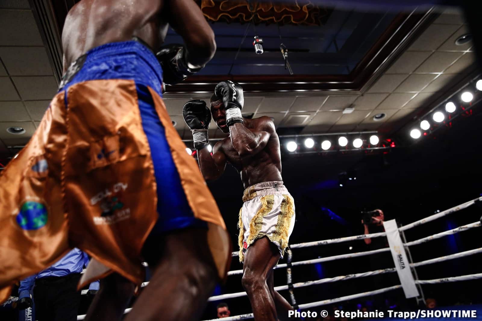 Sena Agbeko Upsets Top Prospect Isaiah Steen - Boxing Results