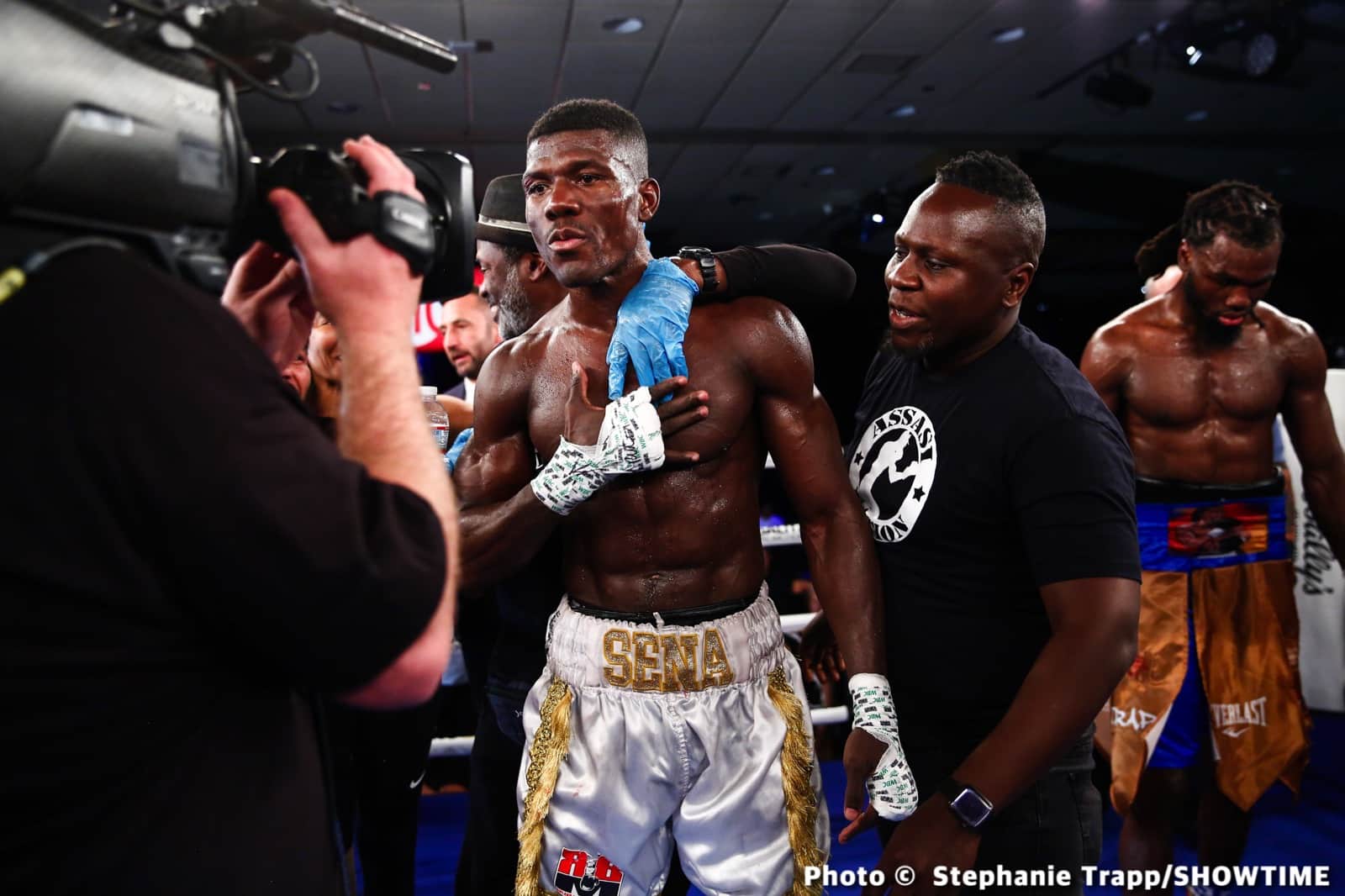 Sena Agbeko Upsets Top Prospect Isaiah Steen - Boxing Results