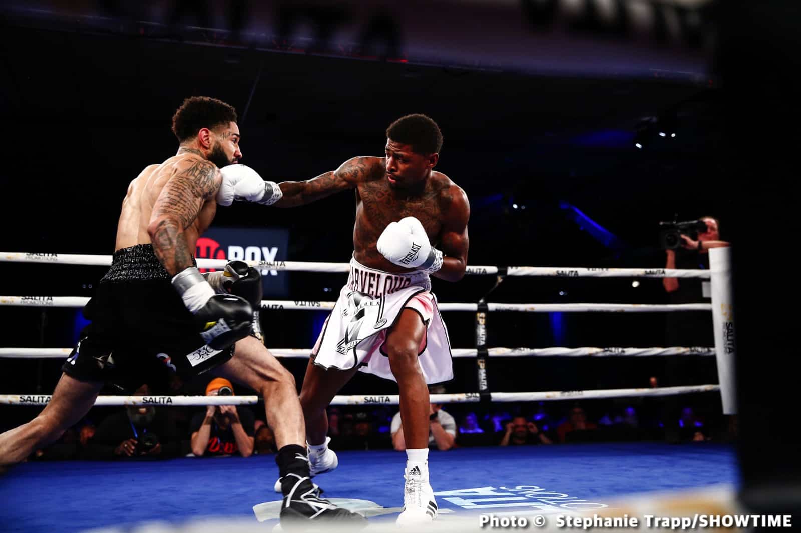 Sena Agbeko Upsets Top Prospect Isaiah Steen - Boxing Results