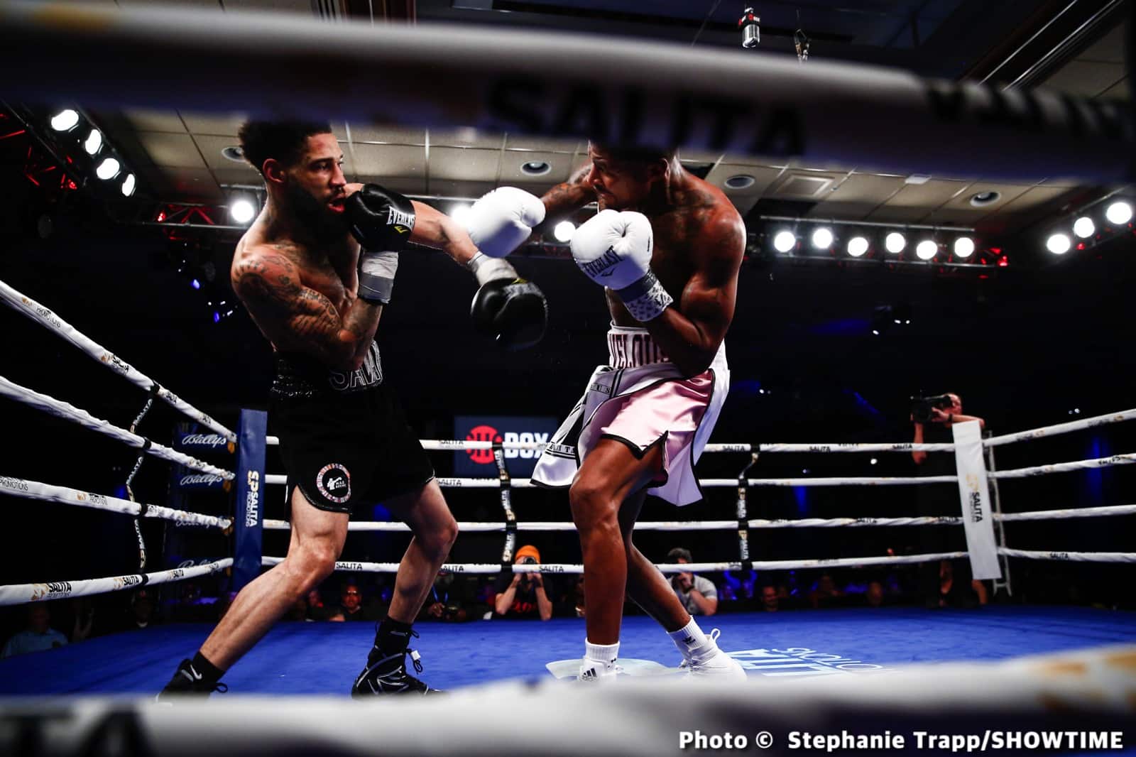 Sena Agbeko Upsets Top Prospect Isaiah Steen - Boxing Results
