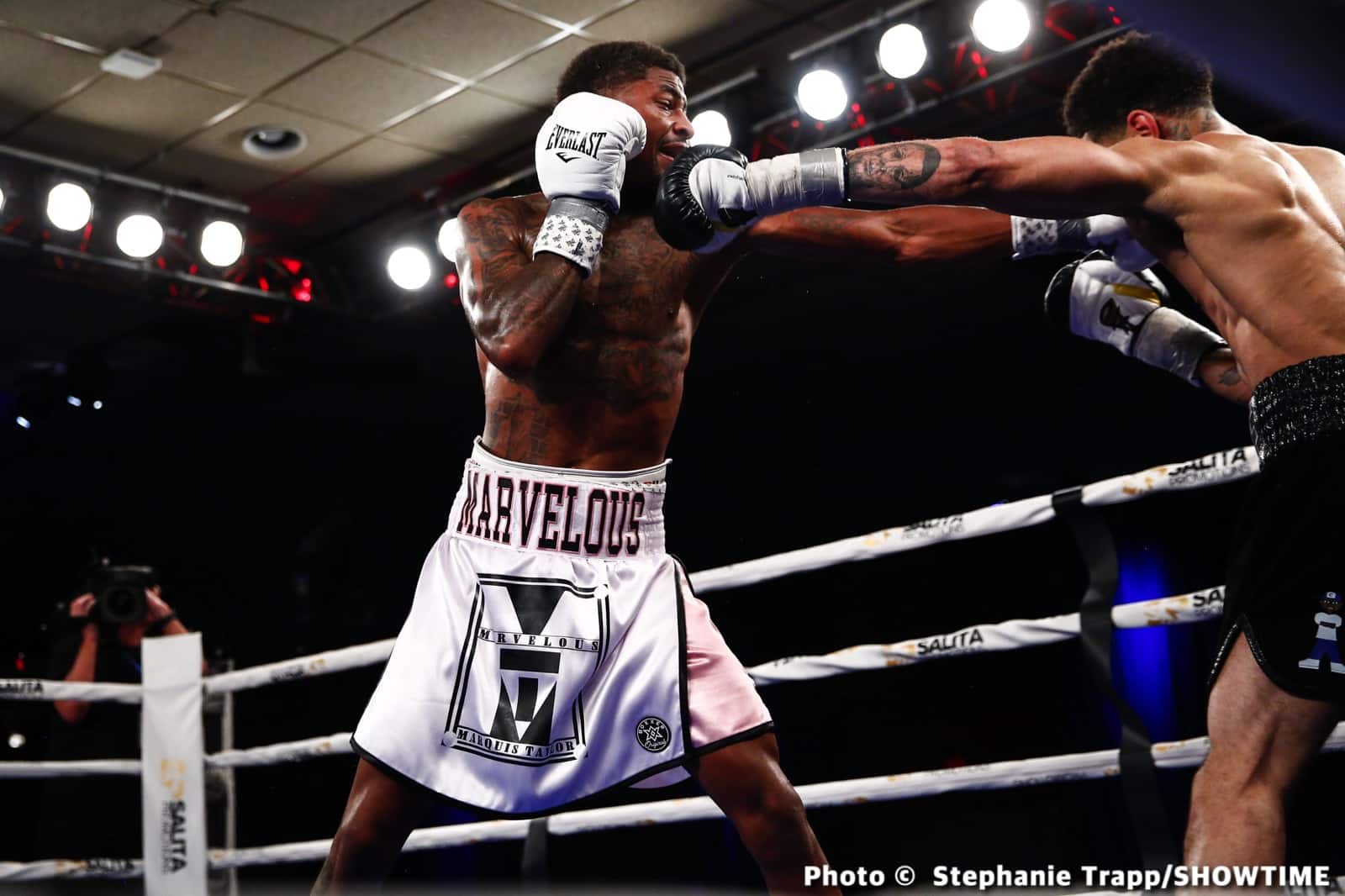 Sena Agbeko Upsets Top Prospect Isaiah Steen - Boxing Results
