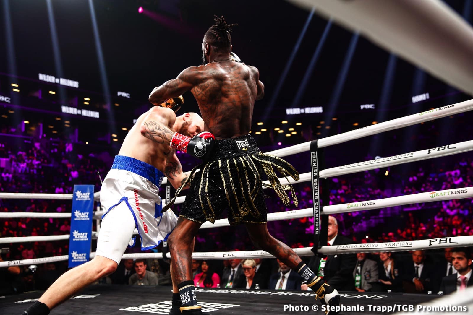 Deontay Wilder obliterates Robert Helenius in 1st round - Boxing Results