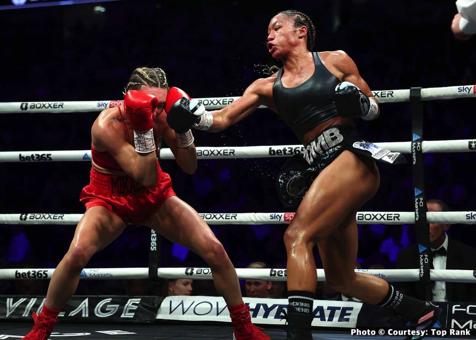 Photos: Alycia Baumgardner Edges Mikaela Mayer by Split Decision