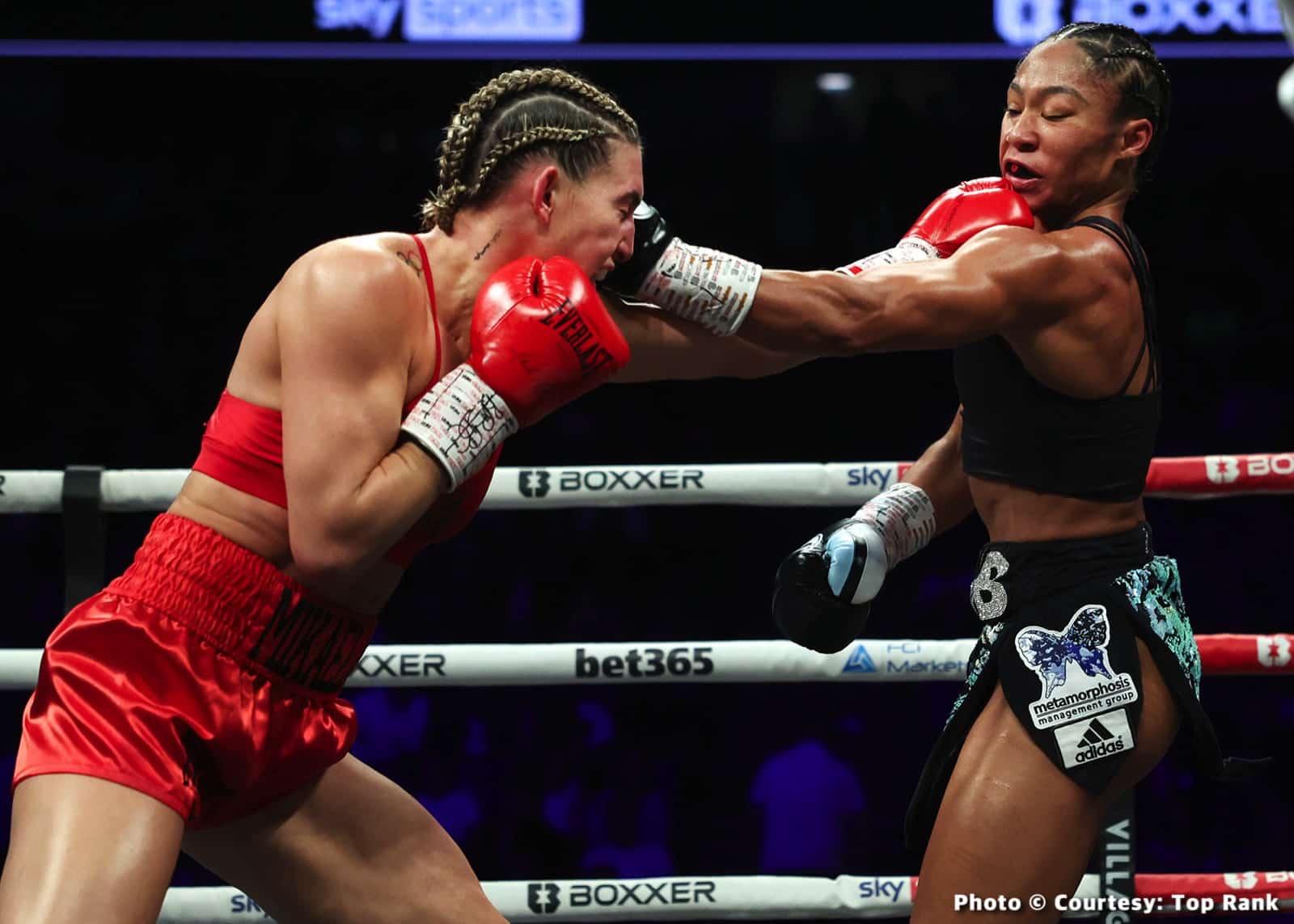 Photos: Alycia Baumgardner Edges Mikaela Mayer by Split Decision