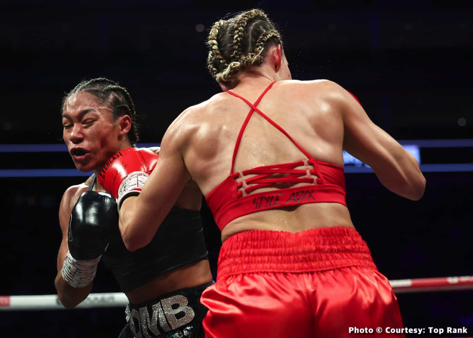 Photos: Alycia Baumgardner Edges Mikaela Mayer by Split Decision