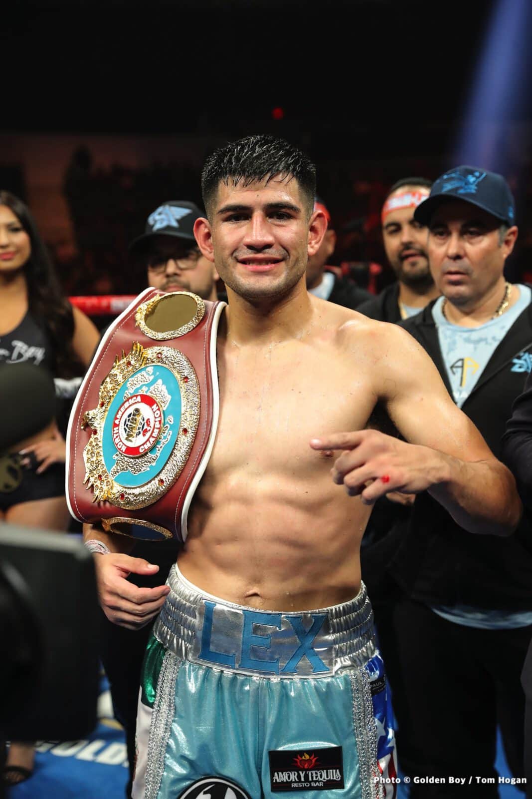 Photos: Zepeda defeats Diaz, Rocha beats Perez