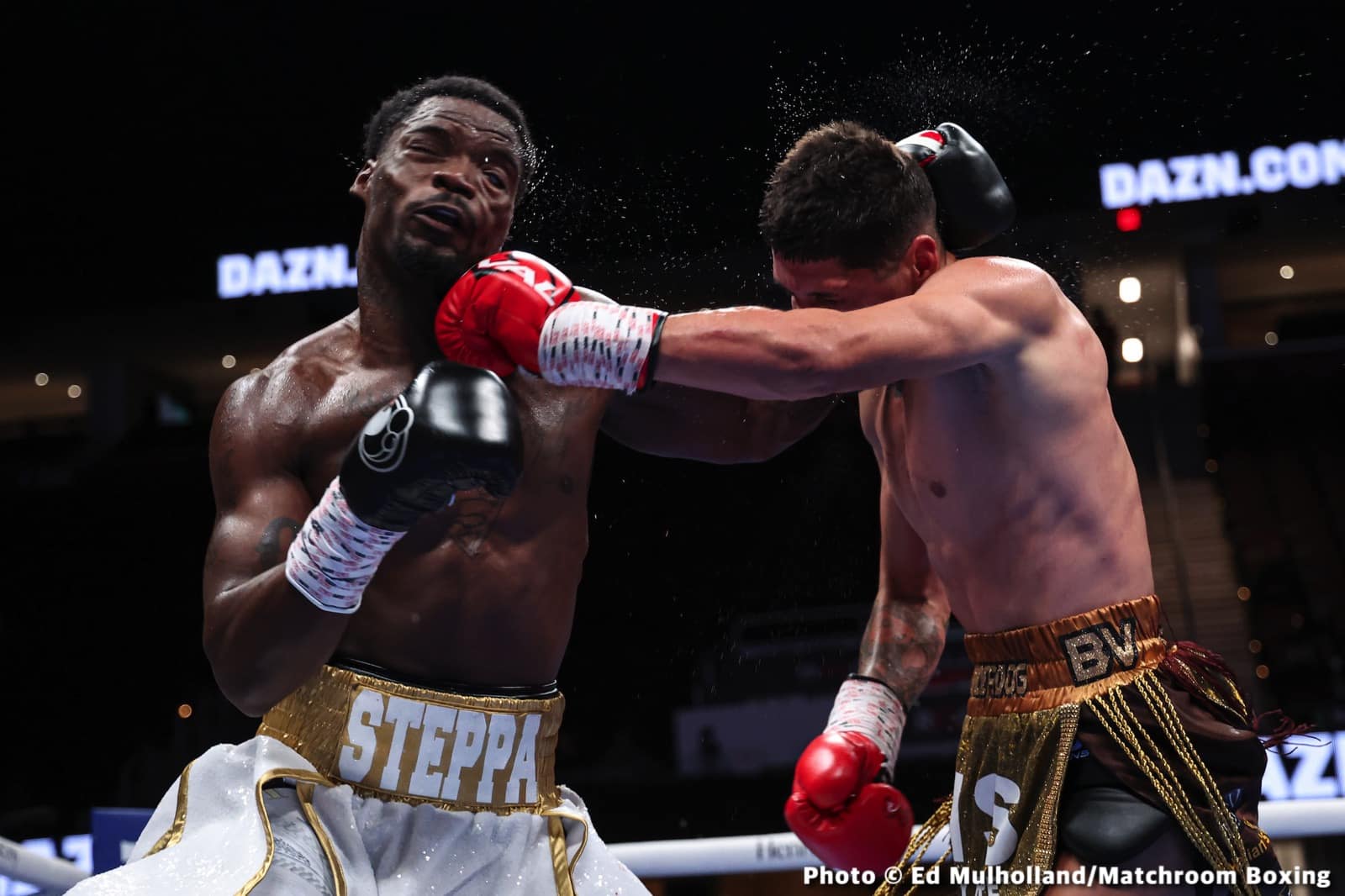 Photos: Spark leaves the ring during clinch and Montana Love pays heavy price
