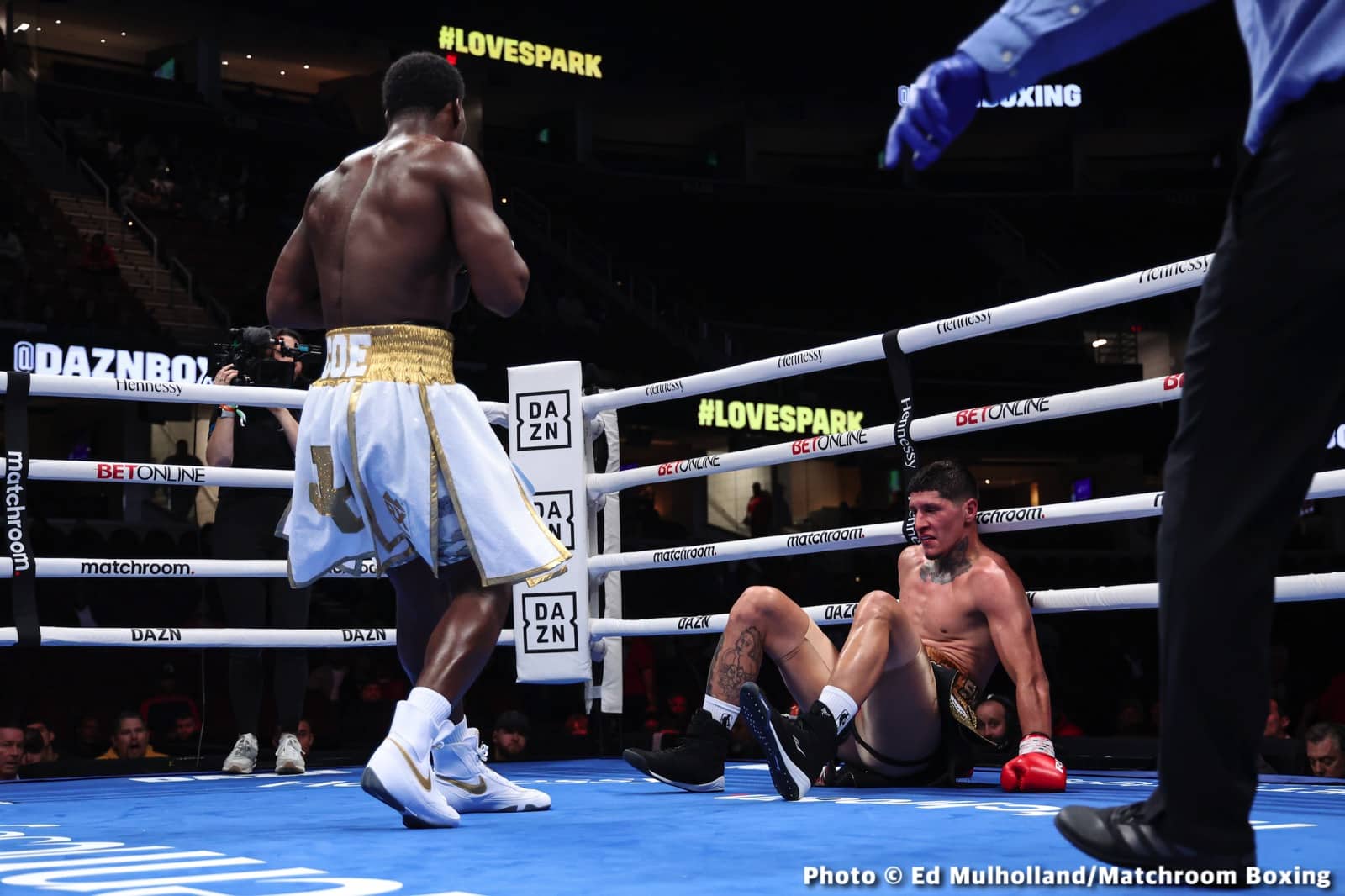 Photos: Spark leaves the ring during clinch and Montana Love pays heavy price